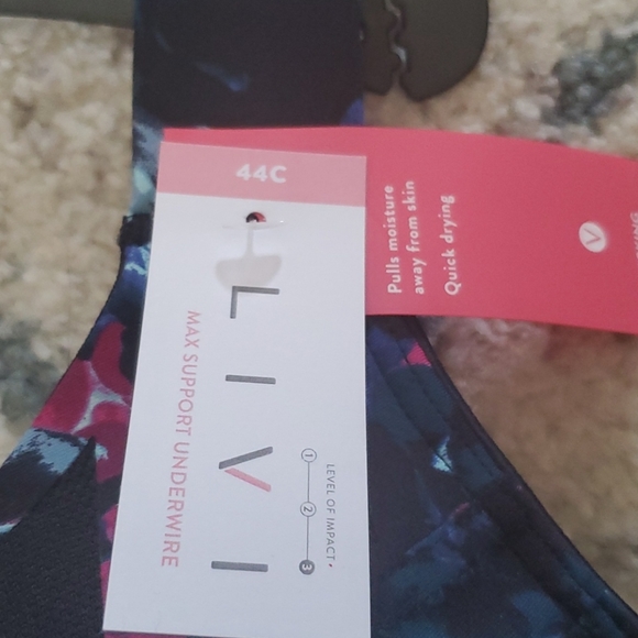 Max Support Underwire Sports Bra - Picture 2 of 4